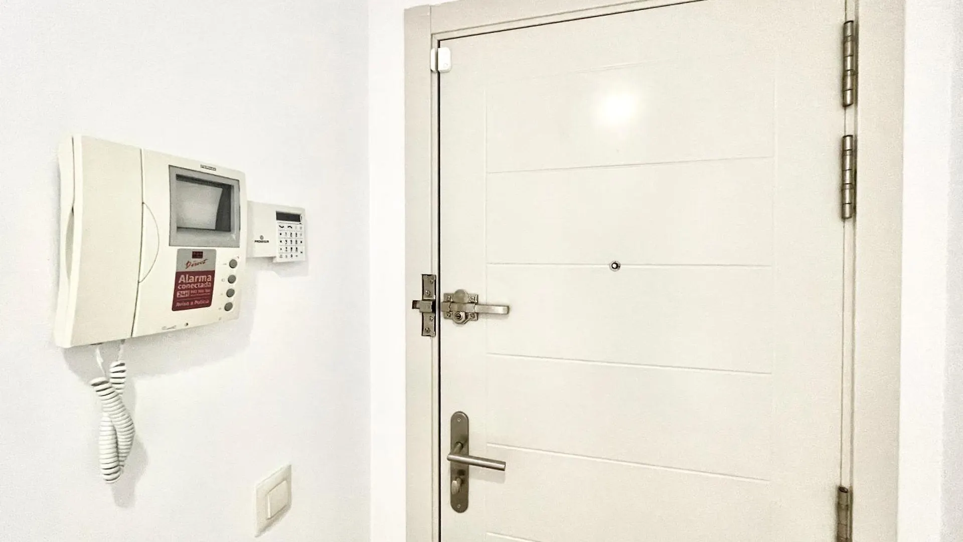 Maravilloso Apartamento Centrico De 70M2, Jardin Propio 40M2 Con Piscina Para Ninos Y Parking Opcional Málaga Spanje